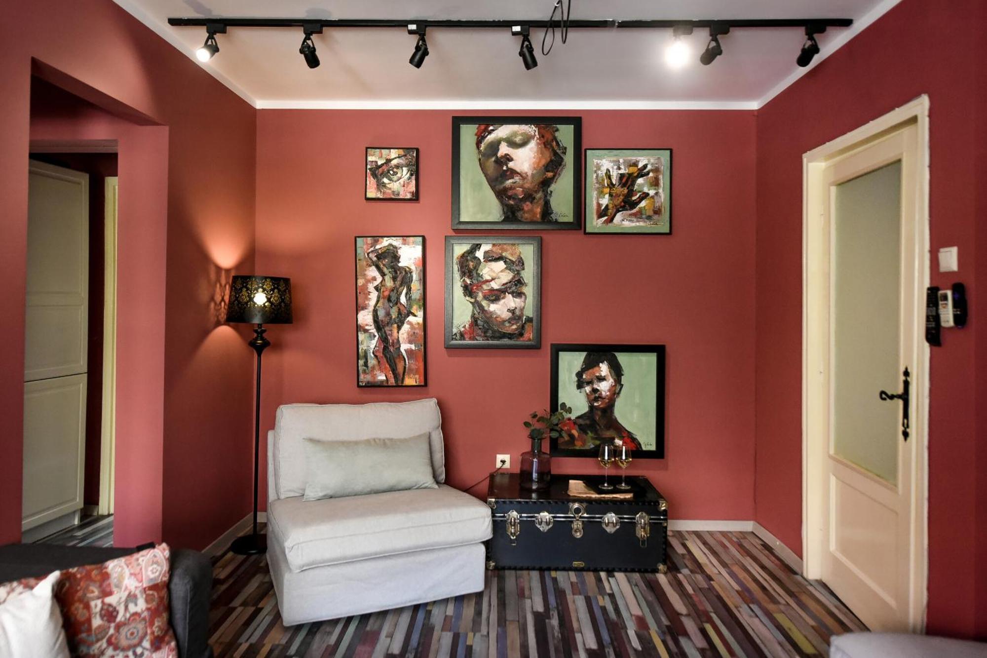 Downtown Oasis: With Cozy Charm Appartamento Bucarest