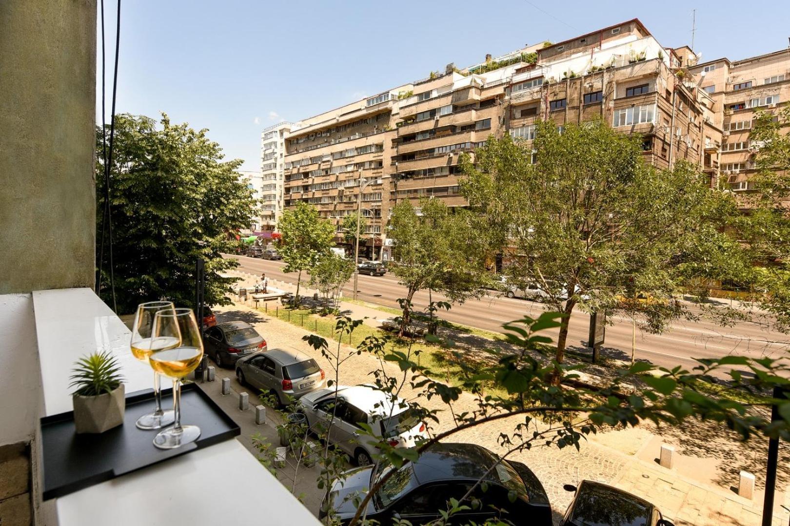 Downtown Oasis: With Cozy Charm *